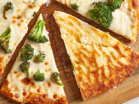 pizza khong tinh bot chi mat 30 phut che bien chi em da co the an day mieng ma ch Pizza không tinh bột: Chỉ mất 30 phút chế biến, chị em đã có thể ăn đẫy miệng mà chẳng lo phá vỡ lộ trình ăn kiêng!