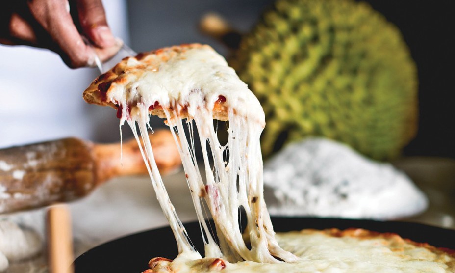Pizza sầu riêng siêu lạ, siêu ngon