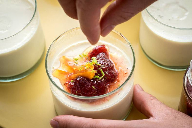 Pudding đậu nành cho da đẹp dáng xinh ngày Tết