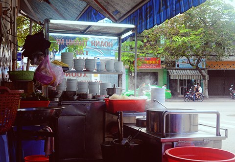 quan an goc hoa lau nam nhat thanh pho bien quy nhon Quán ăn gốc Hoa lâu năm nhất thành phố biển Quy Nhơn