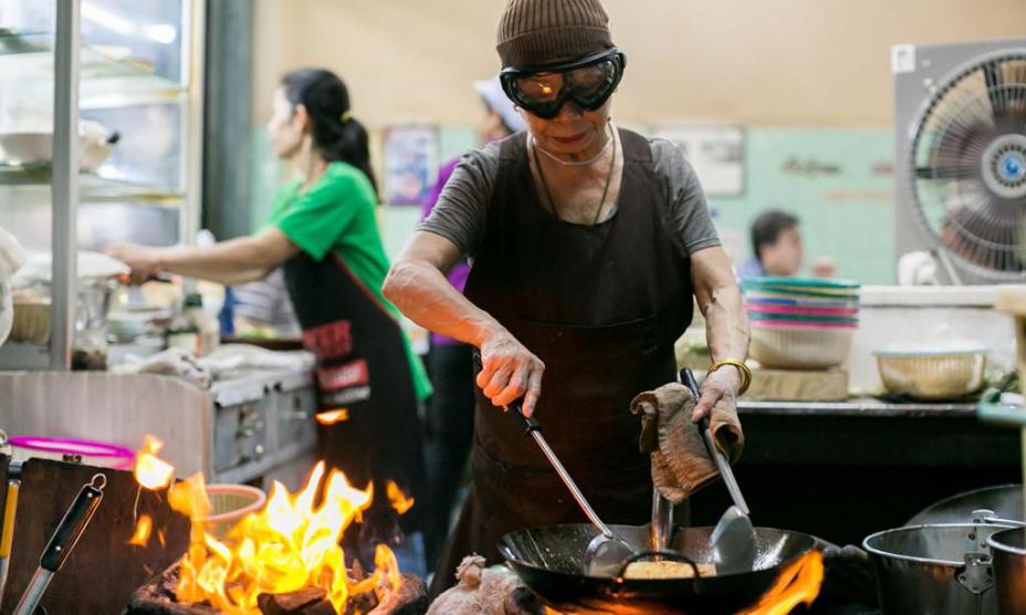 Quán ăn vỉa hè ở Thái Lan đạt sao Michelin có gì đặc biệt?