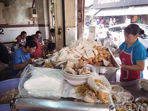 Quán bún mọc ngon mê mẩn gần chợ Bến Thành