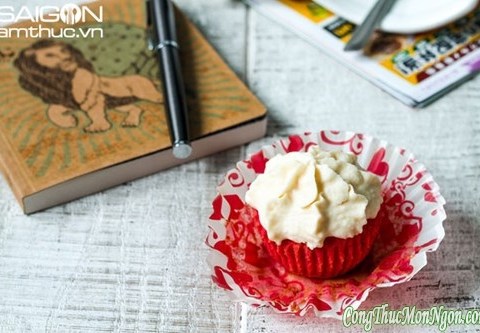 red velvet cupcake chiec banh do nhung day quyen ru Red velvet cupcake - chiếc bánh đỏ nhung đầy quyến rũ