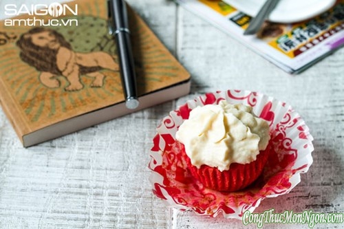 Red velvet cupcake - chiếc bánh đỏ nhung đầy quyến rũ