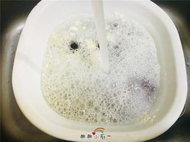 Rửa nho hãy thêm thứ bột này đảm bảo sạch, ăn mà không cần bỏ vỏ nữa