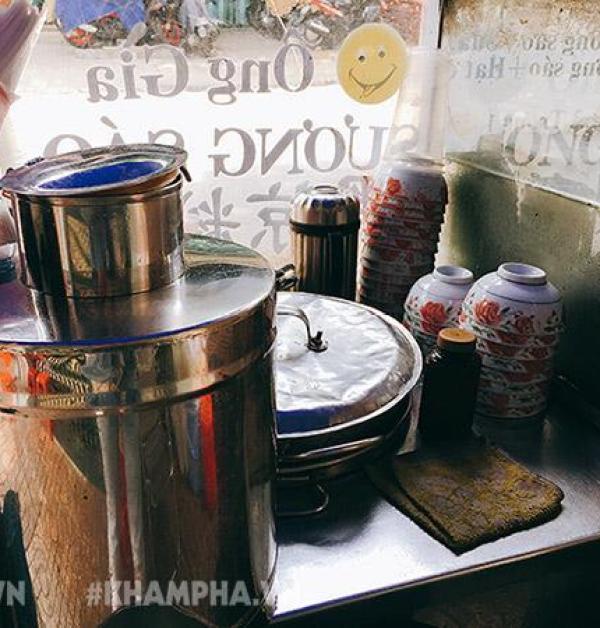 Sài Gòn trưa nóng chỉ mê “húp soạt” chén sương sáo sữa 70 năm tuổi, bán chỉ 5 nghìn