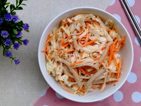 salad bap cai tron sot me rang ngay thom cho bua sang gon nhe Salad bắp cải trộn sốt mè rang ngậy thơm cho bữa sáng gọn nhẹ