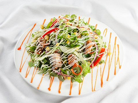 salad ca moi ngon va giau dinh duong Salad cá mòi ngon và giàu dinh dưỡng