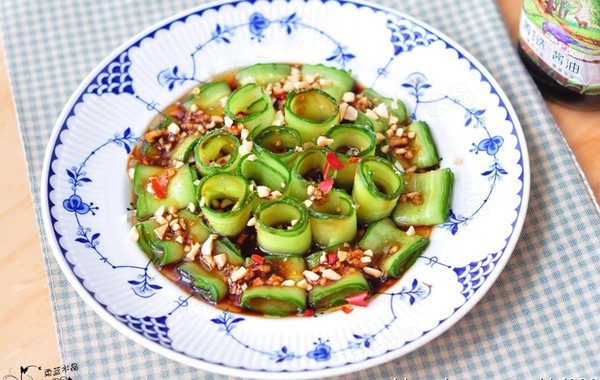 Salad dưa chuột kiểu mới ngon đẹp bất ngờ!