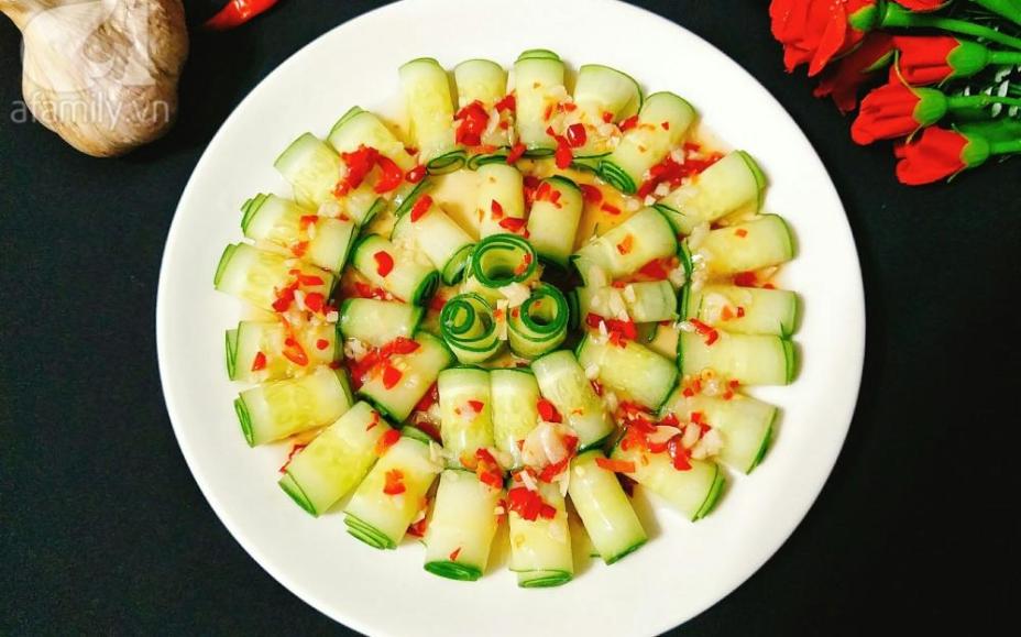 Salad dưa leo làm thế này thì đến nhà hàng cũng phải thua!