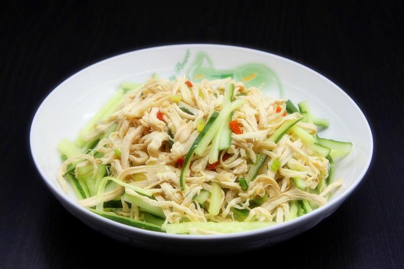 Salad dưa leo thịt gà giòn ngon chua ngọt ai cũng mê