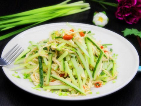 salad dua leo thit ga gion ngon chua ngot ai cung me Salad dưa leo thịt gà giòn ngon chua ngọt ai cũng mê