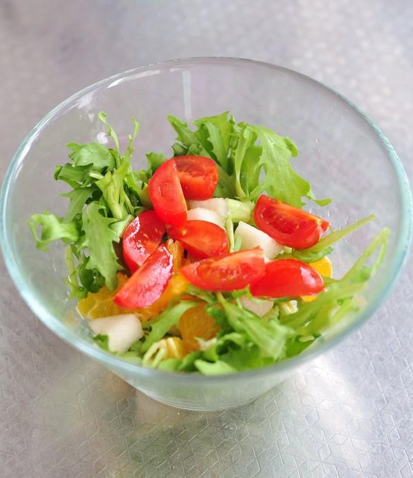 Salad rau quả thanh mát cho ngày nắng lên