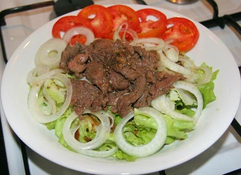 salad xa lach tron thit bo thanh mat ngon mieng Salad xà lách trộn thịt bò thanh mát ngon miệng