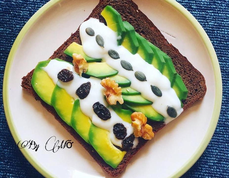 Sandwich bánh mì đen đơn giản, sự lựa chọn cho ngày hè nóng bức