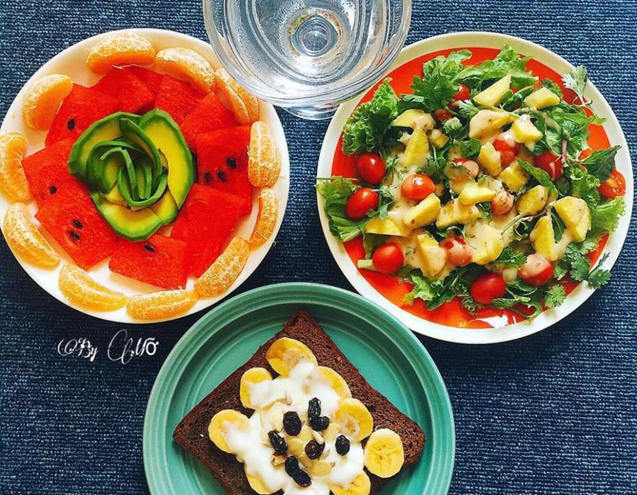 Sandwich bánh mì đen đơn giản, sự lựa chọn cho ngày hè nóng bức