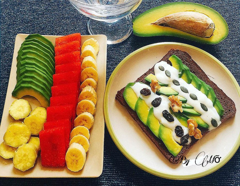Sandwich bánh mì đen đơn giản, sự lựa chọn cho ngày hè nóng bức