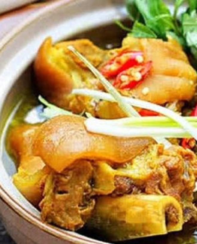 Sao vào bếp: Chồng Lê Phương cùng con trai Cà Pháo nấu giả cầy, mẹ vợ khen tấm tắc