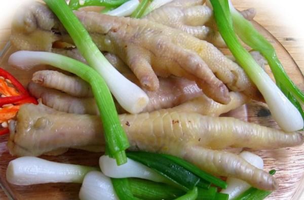 "Sốt" chân gà ngâm chua ngọt