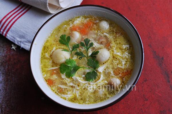 Soup gà hạt sen bổ dưỡng mà hấp dẫn