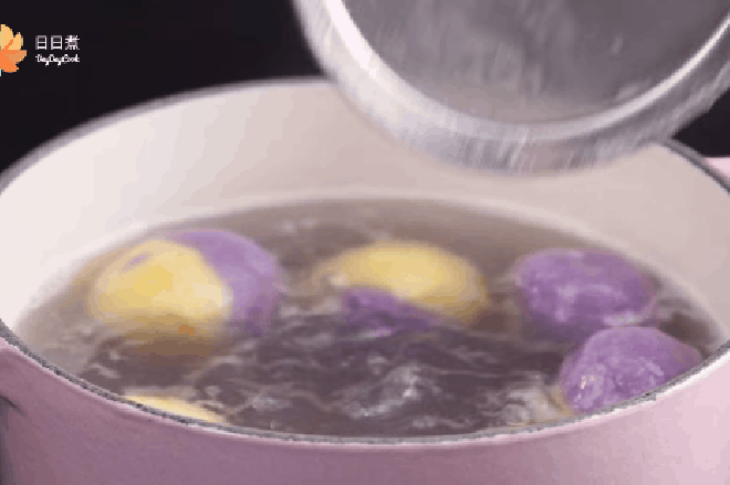 Sử dụng loại củ quen thuộc của Việt Nam để làm món bánh mochi Nhật Bản vừa ngon vừa đẹp