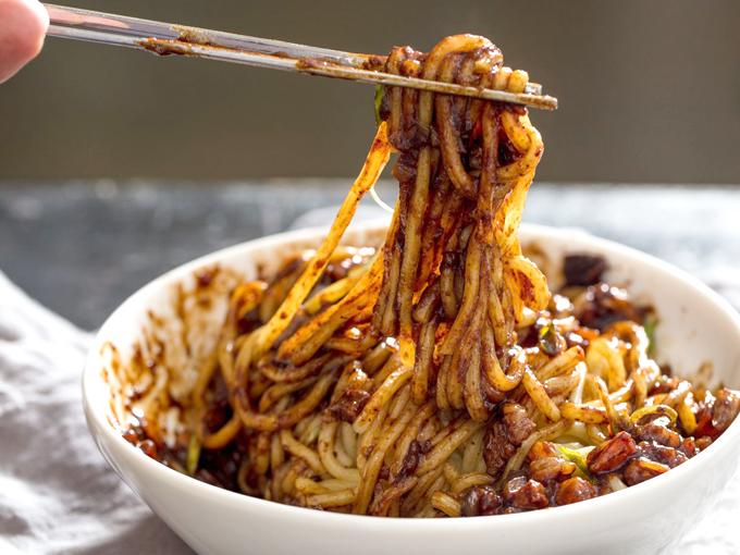 Sự thật về nguồn gốc món jajangmyeon Hàn Quốc