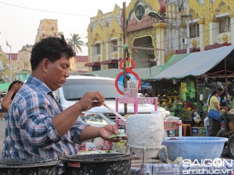 sua chua trong hu dat nung mon ngon duong pho doc dao o myanmar Sữa chua trong hũ đất nung - Món ngon đường phố độc đáo ở Myanmar