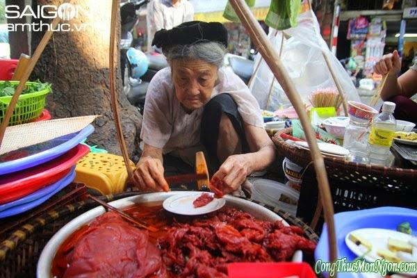 Sứa đỏ mắm tôm, món ngon kỳ lạ của Hà Nội