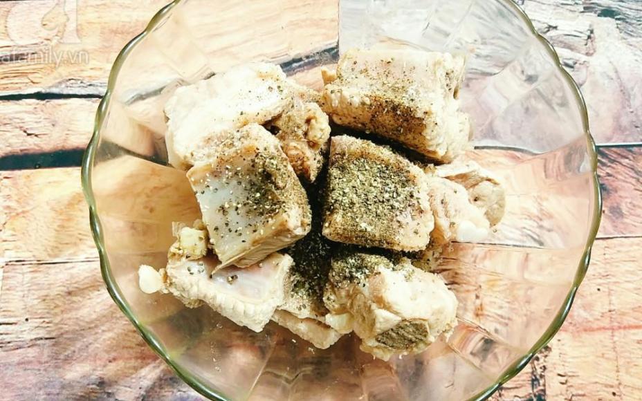 Sườn kho tiêu: Mềm ngon - đậm đà - vàng óng bắt mắt ăn với cơm nóng thì ngon miễn chê