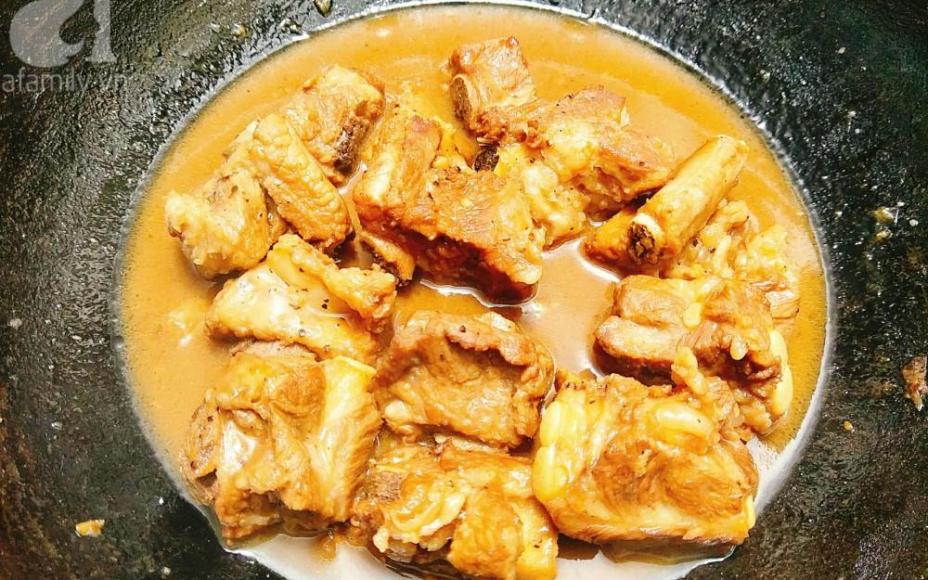 Sườn kho tiêu: Mềm ngon - đậm đà - vàng óng bắt mắt ăn với cơm nóng thì ngon miễn chê