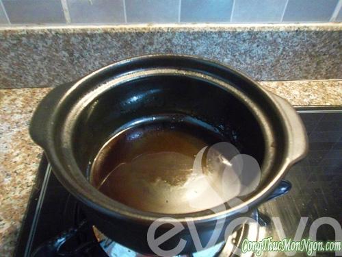 Sườn kho tộ đậm đà lạ miệng