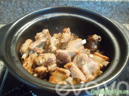 Sườn kho tộ đậm đà lạ miệng