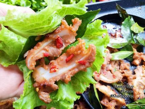 suon sun nuong la mac mat vua ngon vua gion san sat vui mieng het nac Sườn sụn nướng lá mắc mật vừa ngon vừa giòn sần sất vui miệng hết nấc