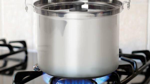 Suốt ngày nấu cơm nhưng lại mắc phải nhiều sai lầm không phải chị em nào cũng biết