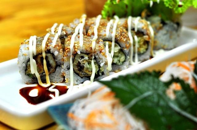 Sushi phong cách đường phố ở Nguyễn Chí Thanh