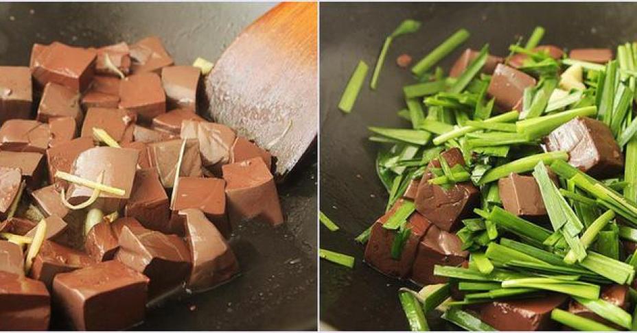 Thải độc, bổ sung vi chất bằng món huyết heo xào vừa ngon vừa dễ làm