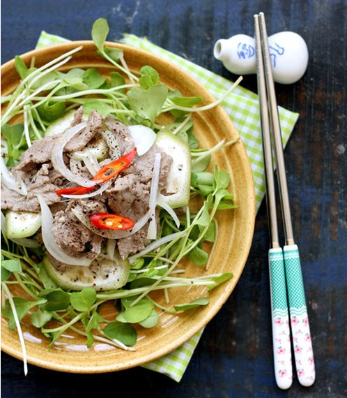 Thanh mát salad rau mầm trộn thịt bò