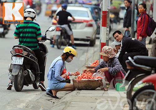 Thèm chảy nước miếng với nhót chín đầu mùa