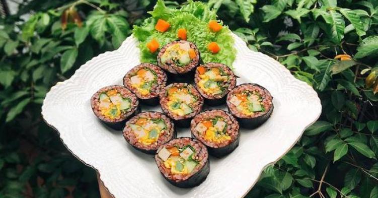 Thèm cơm nhưng lại lo ăn vào sẽ béo? Món kimbap biến thể này sẽ giúp chị em 