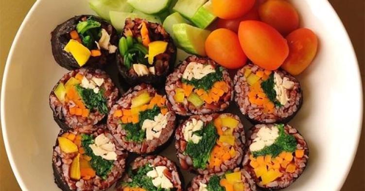 Thèm cơm nhưng lại lo ăn vào sẽ béo? Món kimbap biến thể này sẽ giúp chị em 