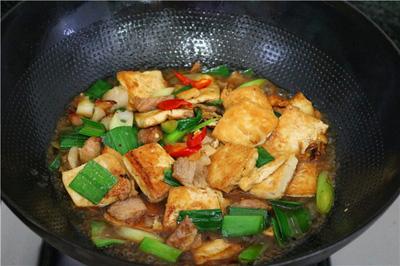 Thêm một cách làm đậu phụ sốt mặn đậm đà ngon cơm