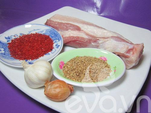 Thịt ba chỉ áp chảo trộn vừng