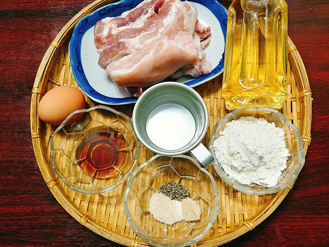 Thịt ba chỉ chiên mắm giòn tan, đậm đà, ăn cơm hay nhắm rượu đều tuyệt nhất