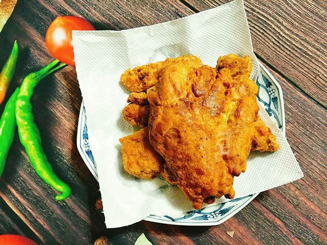 Thịt ba chỉ chiên mắm giòn tan, đậm đà, ăn cơm hay nhắm rượu đều tuyệt nhất