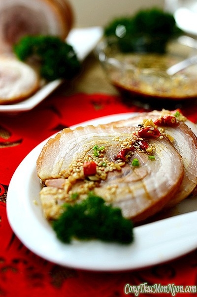 Thịt ba chỉ om ngũ vị thơm nức đậm đà