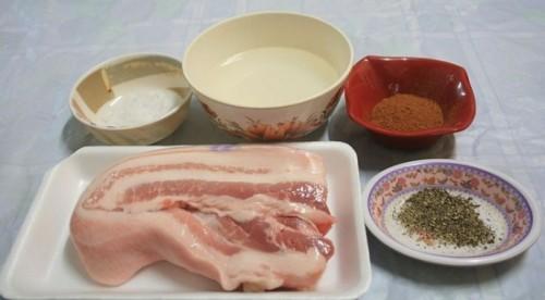 Thịt ba chỉ quay ngũ vị hương vừa thơm, vừa giòn