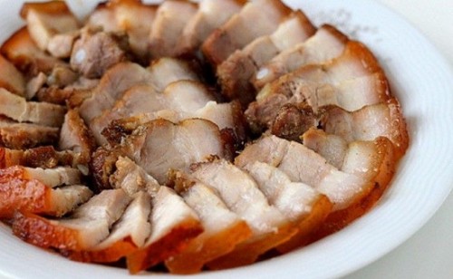 Thịt ba chỉ quay ngũ vị hương vừa thơm, vừa giòn