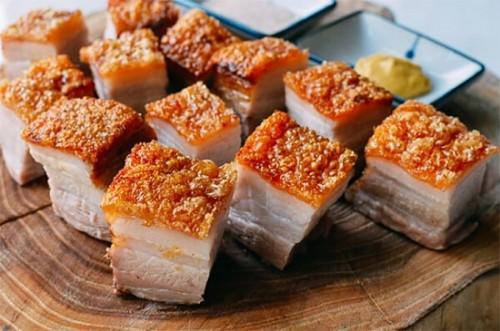 Thịt ba chỉ rán thơm nức mũi hấp dẫn vô cùng