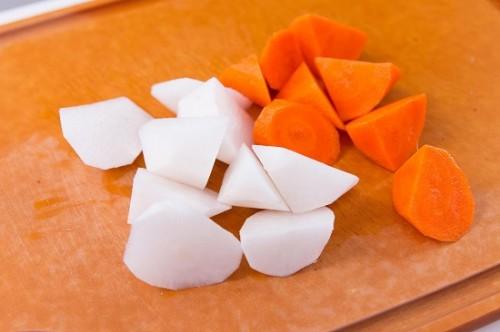 Thịt bò hầm củ cải trắng bổ dưỡng vào mùa lạnh