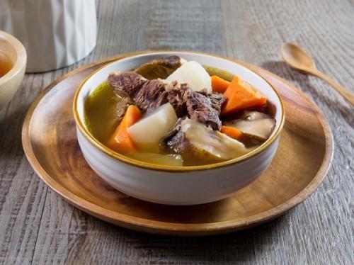 Thịt bò hầm củ cải trắng bổ dưỡng vào mùa lạnh